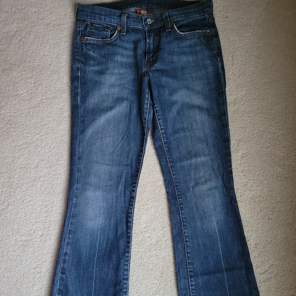 Lucky Jeans Embroidered Back Pockets